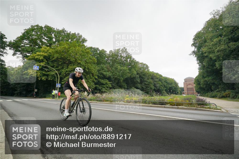 14.09.2025 - Stadtparktriathlon Michael Burmester http://msf.ph/oto/8891217 14.09.2025 10:26:12 Radfahren 542, 629 meine-sportfotos.de