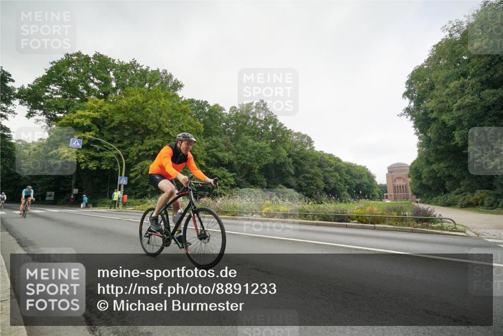 14.09.2025 - Stadtparktriathlon Michael Burmester http://msf.ph/oto/8891233 14.09.2025 10:26:52 Radfahren 514, 544, 606, 609, 659, 718 meine-sportfotos.de