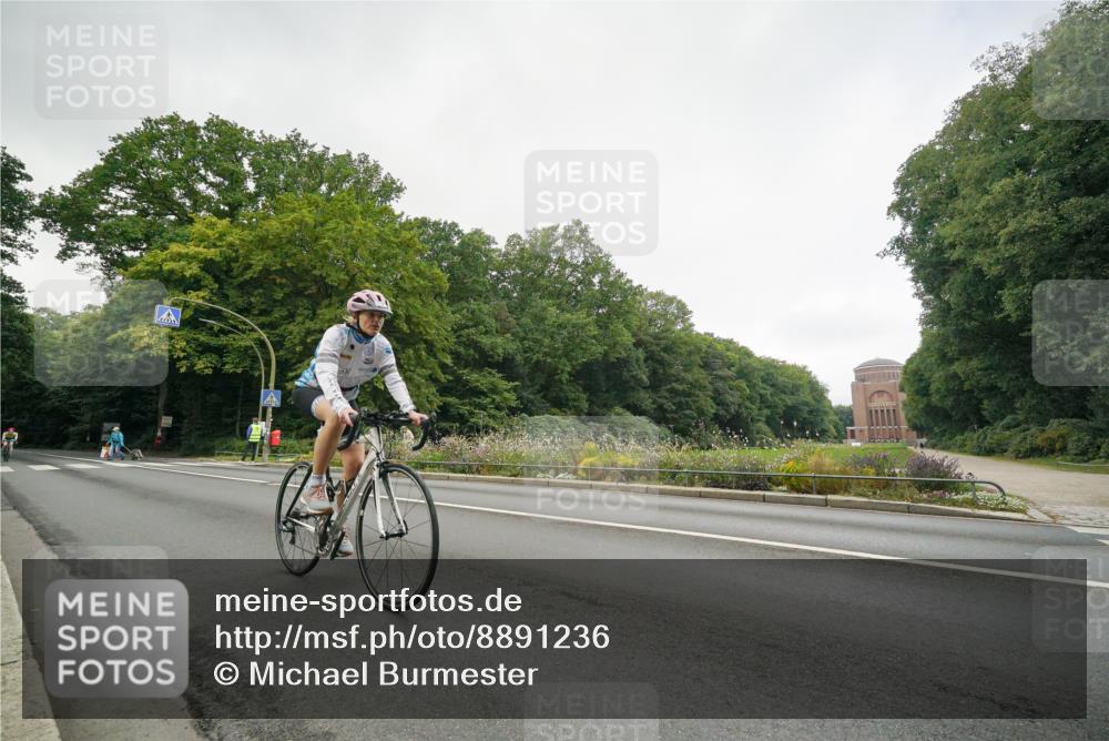 14.09.2025 - Stadtparktriathlon Michael Burmester http://msf.ph/oto/8891236 14.09.2025 10:26:56 Radfahren 514, 544, 609, 718 meine-sportfotos.de