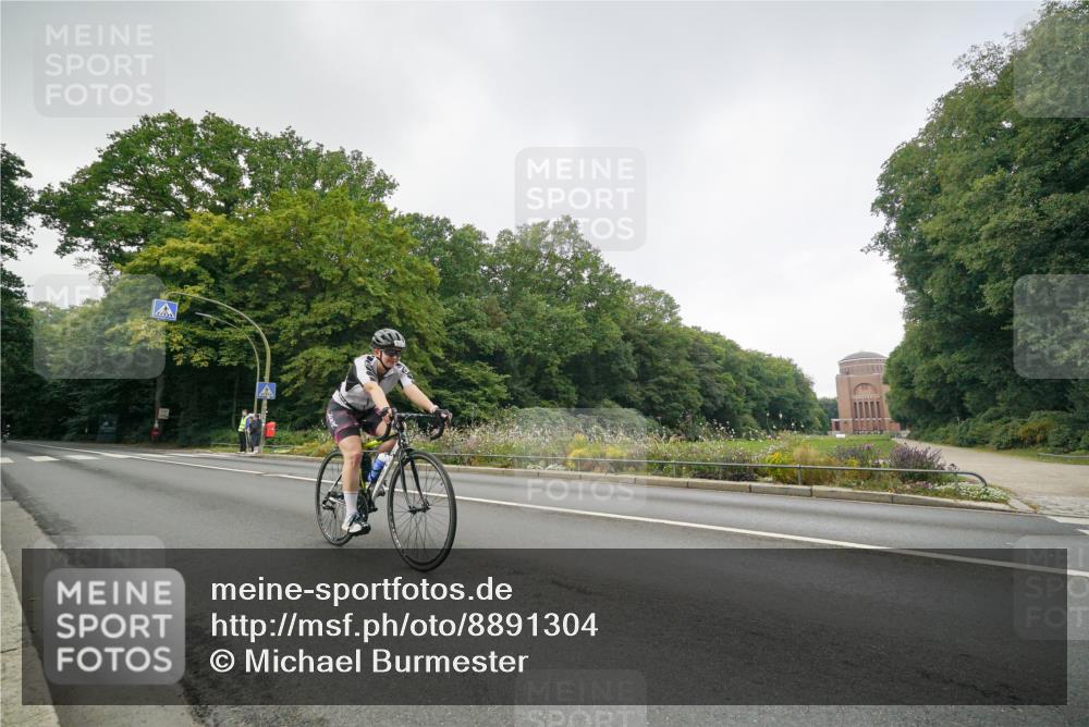 14.09.2025 - Stadtparktriathlon Michael Burmester http://msf.ph/oto/8891304 14.09.2025 10:30:16 Radfahren 509, 515, 590, 637 meine-sportfotos.de