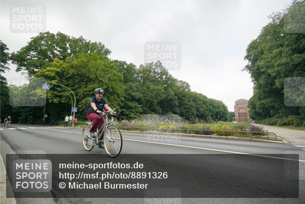 14.09.2025 - Stadtparktriathlon Michael Burmester http://msf.ph/oto/8891326 14.09.2025 10:31:02 Radfahren 521, 522, 533, 546, 624, 687, 706, 712, 714 meine-sportfotos.de