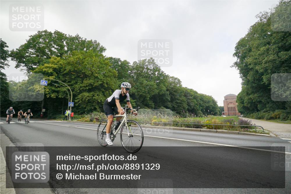 14.09.2025 - Stadtparktriathlon Michael Burmester http://msf.ph/oto/8891329 14.09.2025 10:31:06 Radfahren 521, 533, 546, 624, 636, 687, 706, 712, 714 meine-sportfotos.de
