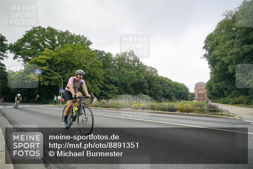 14.09.2025 - Stadtparktriathlon Michael Burmester http://msf.ph/oto/8891351 14.09.2025 10:32:09 Radfahren 517, 528, 654, 716, 763 meine-sportfotos.de