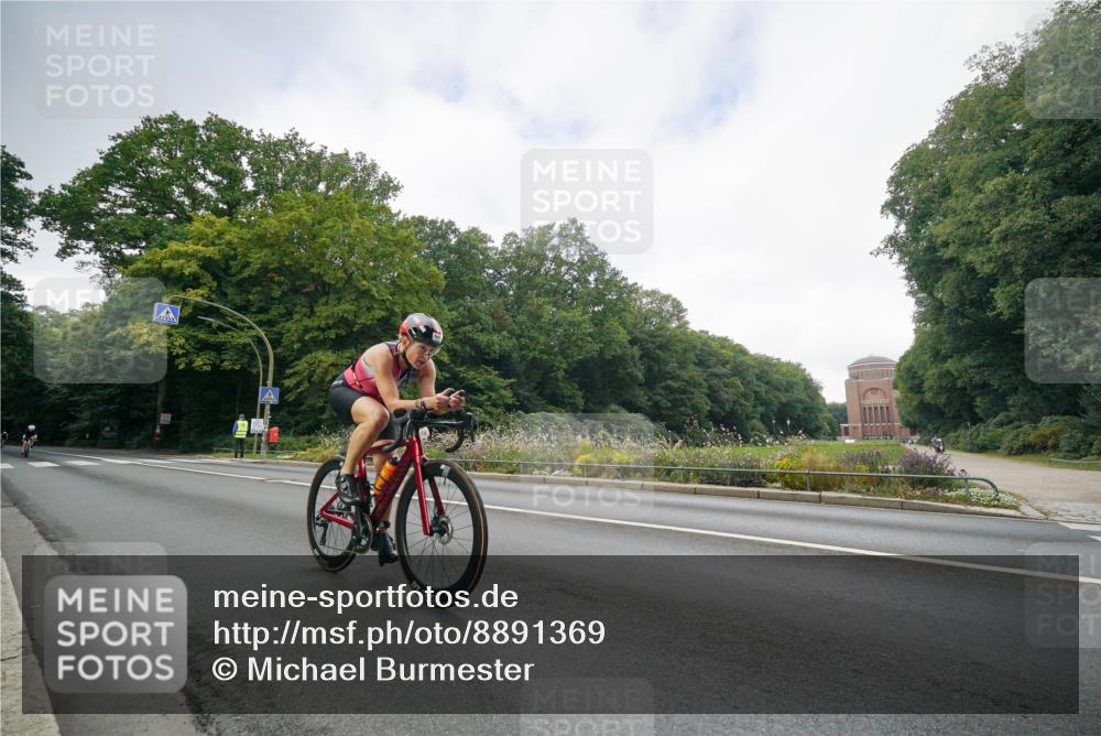 14.09.2025 - Stadtparktriathlon Michael Burmester http://msf.ph/oto/8891369 14.09.2025 10:33:43 Radfahren 641, 665, 674, 695, 735 meine-sportfotos.de