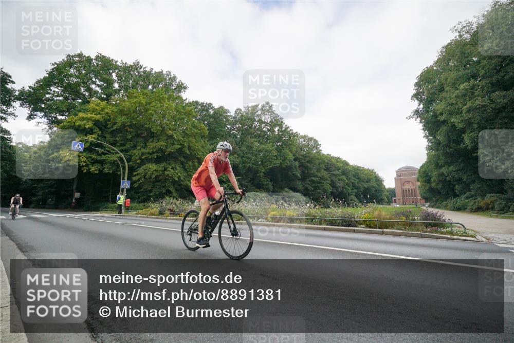 14.09.2025 - Stadtparktriathlon Michael Burmester http://msf.ph/oto/8891381 14.09.2025 10:34:29 Radfahren 519, 668 meine-sportfotos.de