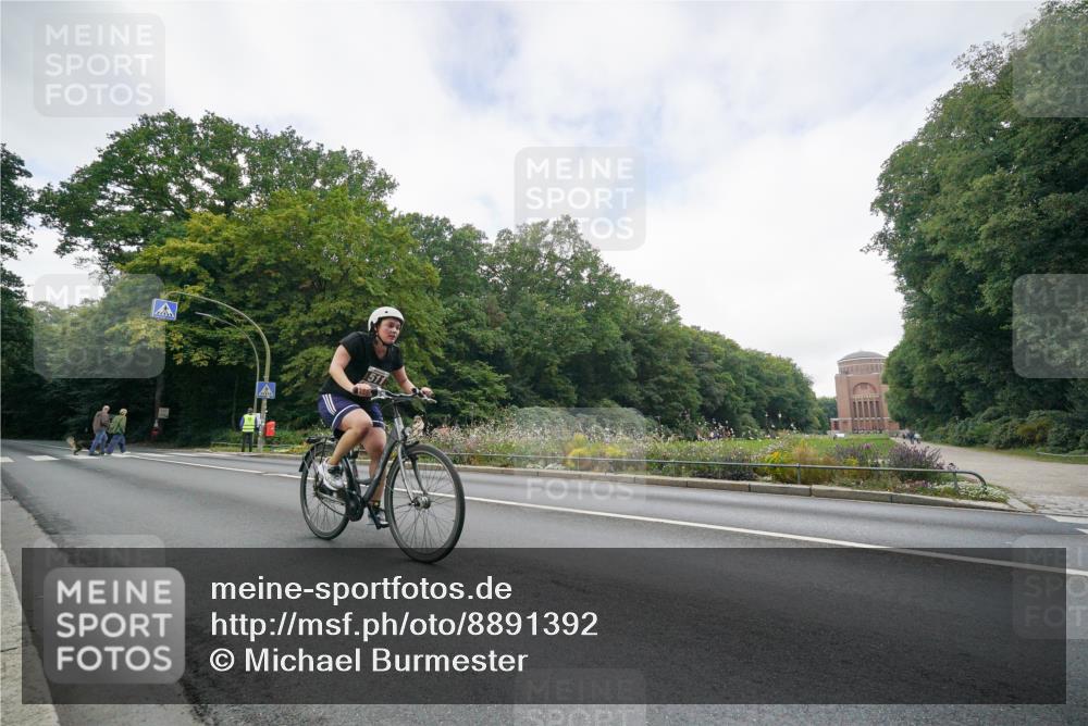 14.09.2025 - Stadtparktriathlon Michael Burmester http://msf.ph/oto/8891392 14.09.2025 10:35:00 Radfahren 511, 568, 793 meine-sportfotos.de