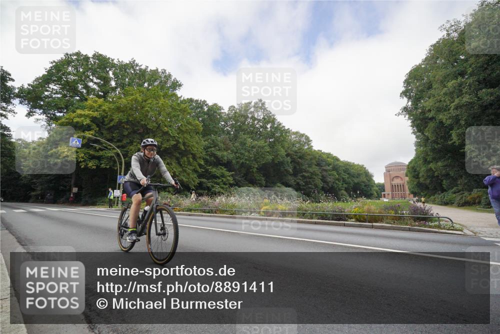 14.09.2025 - Stadtparktriathlon Michael Burmester http://msf.ph/oto/8891411 14.09.2025 10:36:04 Radfahren 513, 631, 770 meine-sportfotos.de