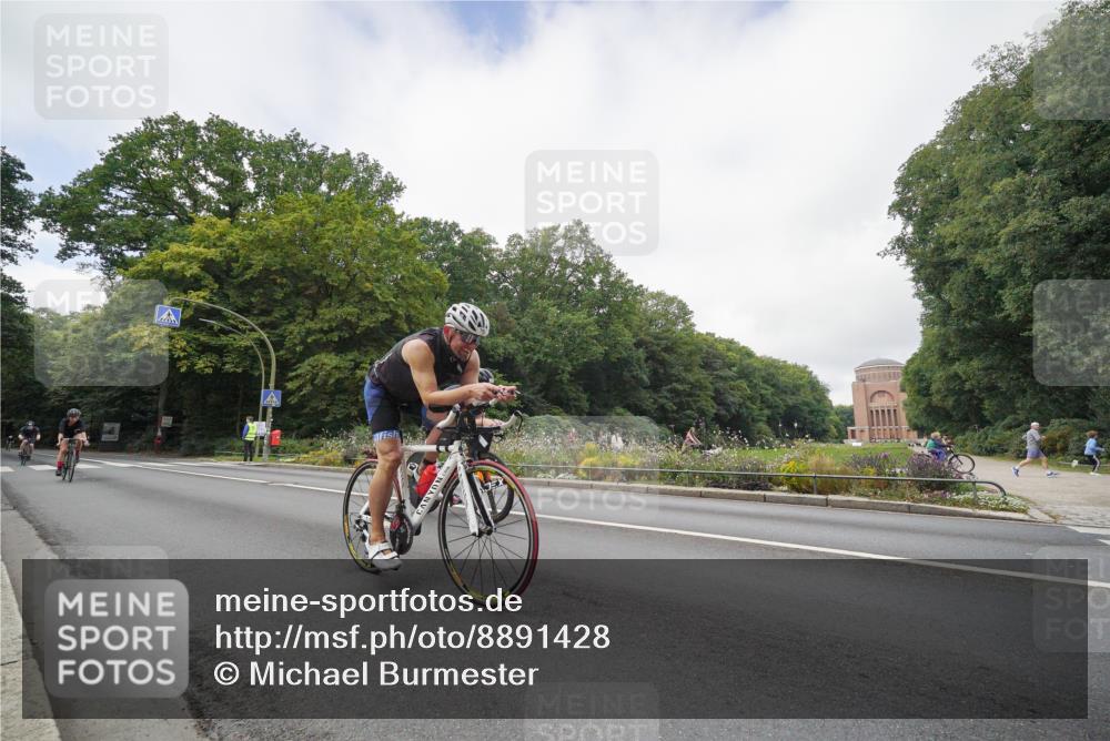 14.09.2025 - Stadtparktriathlon Michael Burmester http://msf.ph/oto/8891428 14.09.2025 10:36:52 Radfahren 622, 694, 764, 783, 788, 798, 811 meine-sportfotos.de