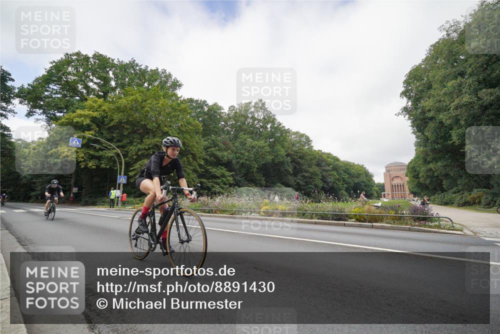 14.09.2025 - Stadtparktriathlon Michael Burmester http://msf.ph/oto/8891430 14.09.2025 10:36:53 Radfahren 622, 694, 752, 764, 783, 788, 798, 811 meine-sportfotos.de