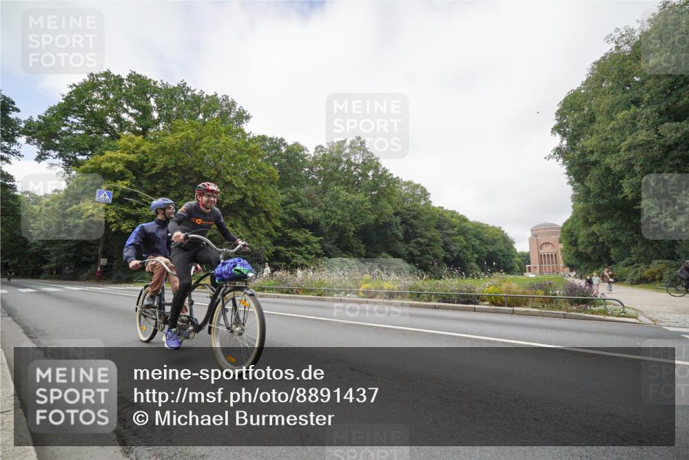 14.09.2025 - Stadtparktriathlon Michael Burmester http://msf.ph/oto/8891437 14.09.2025 10:37:02 Radfahren 518, 588, 622, 737, 752, 788 meine-sportfotos.de