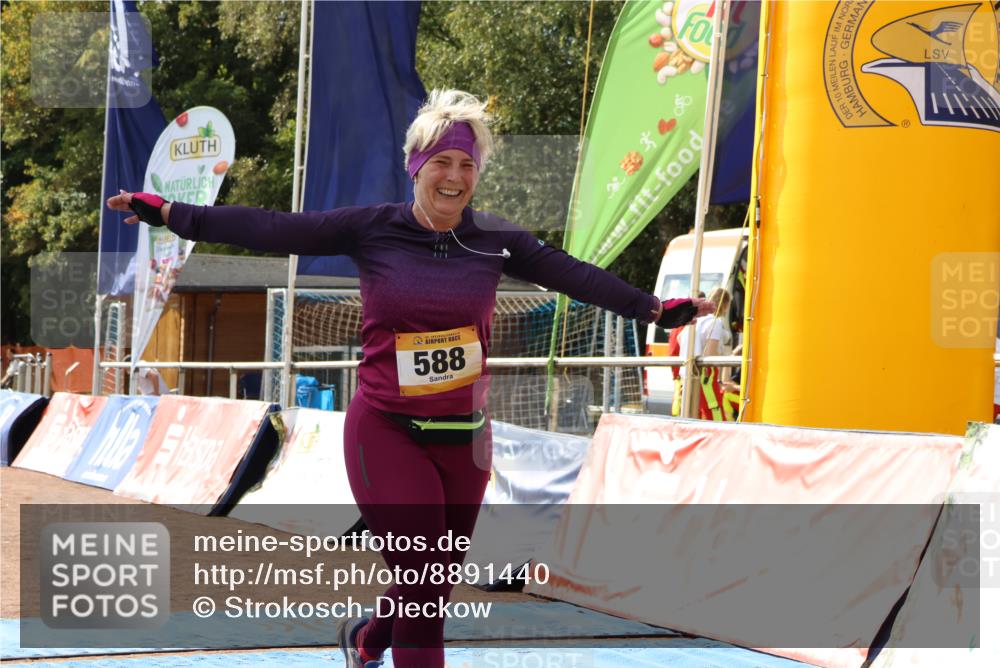 14.09.2025 - Airport Race Strokosch-Dieckow http://msf.ph/oto/8891440 14.09.2025 13:15:41 Ziel 588 meine-sportfotos.de