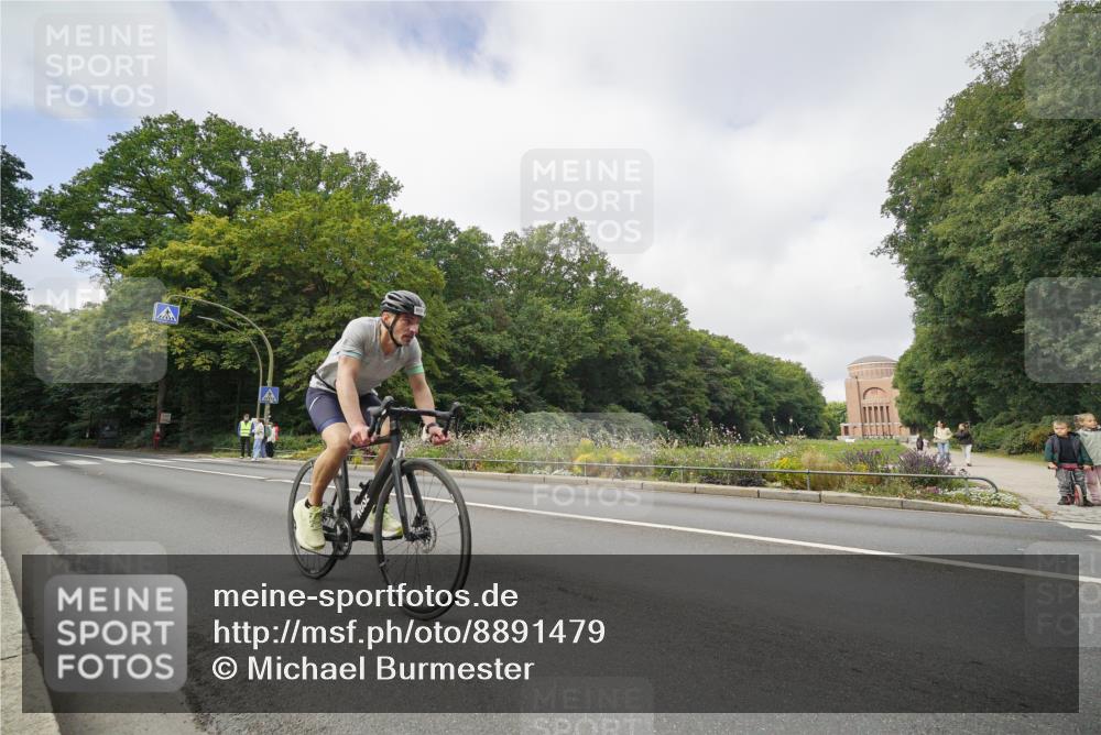 14.09.2025 - Stadtparktriathlon Michael Burmester http://msf.ph/oto/8891479 14.09.2025 10:38:22 Radfahren 704, 705, 759, 799, 800 meine-sportfotos.de