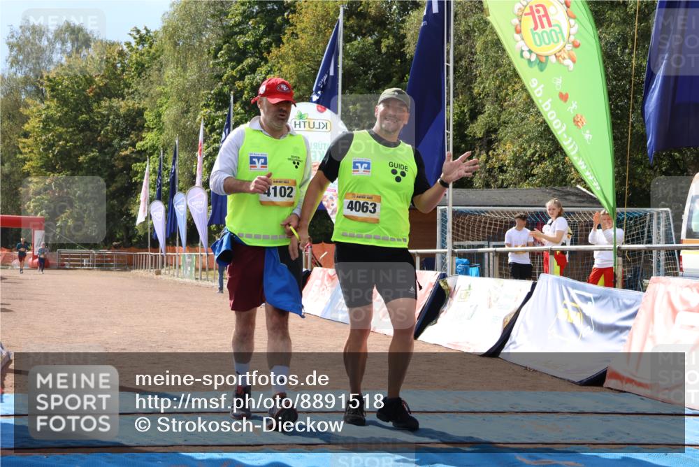 14.09.2025 - Airport Race Strokosch-Dieckow http://msf.ph/oto/8891518 14.09.2025 13:17:07 Ziel 483, 4063, 4102 meine-sportfotos.de
