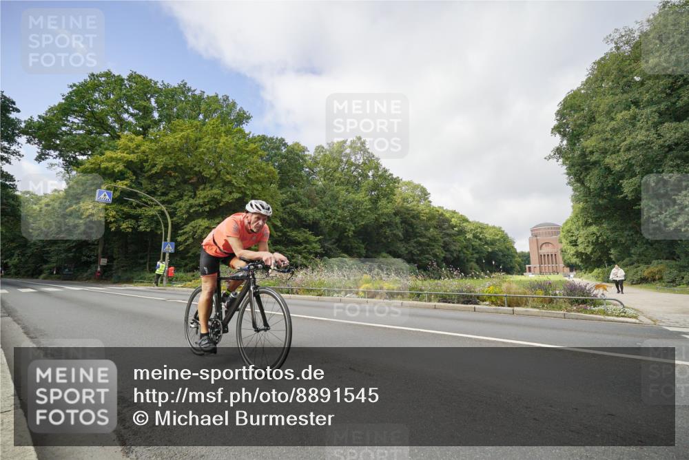 14.09.2025 - Stadtparktriathlon Michael Burmester http://msf.ph/oto/8891545 14.09.2025 10:39:58 Radfahren 647, 736, 740, 776, 780, 790, 796 meine-sportfotos.de