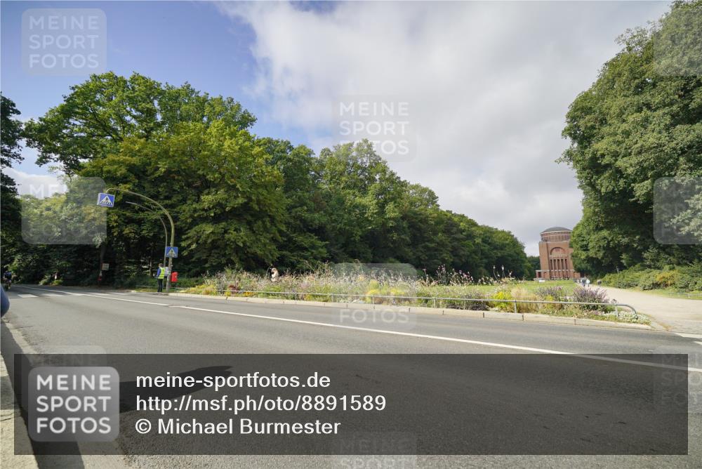 14.09.2025 - Stadtparktriathlon Michael Burmester http://msf.ph/oto/8891589 14.09.2025 10:40:27 Radfahren 626, 714, 807, 818 meine-sportfotos.de
