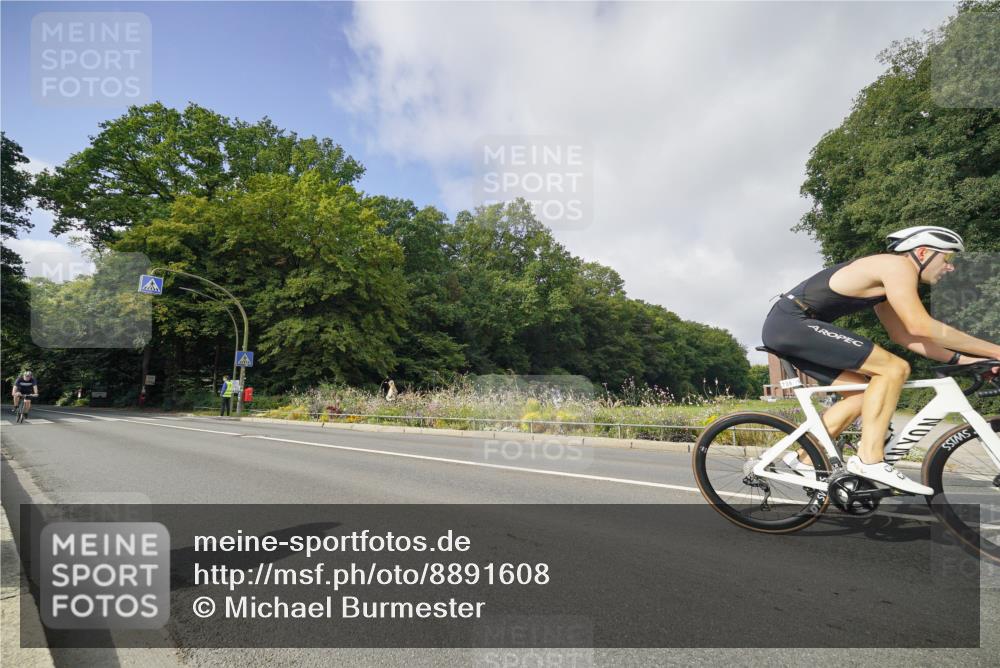 14.09.2025 - Stadtparktriathlon Michael Burmester http://msf.ph/oto/8891608 14.09.2025 10:40:39 Radfahren 682, 735, 765, 792, 803, 816 meine-sportfotos.de