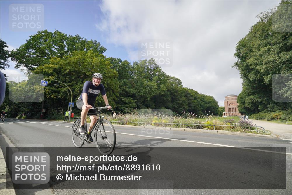 14.09.2025 - Stadtparktriathlon Michael Burmester http://msf.ph/oto/8891610 14.09.2025 10:40:42 Radfahren 641, 655, 682, 735, 765, 792, 803, 816 meine-sportfotos.de