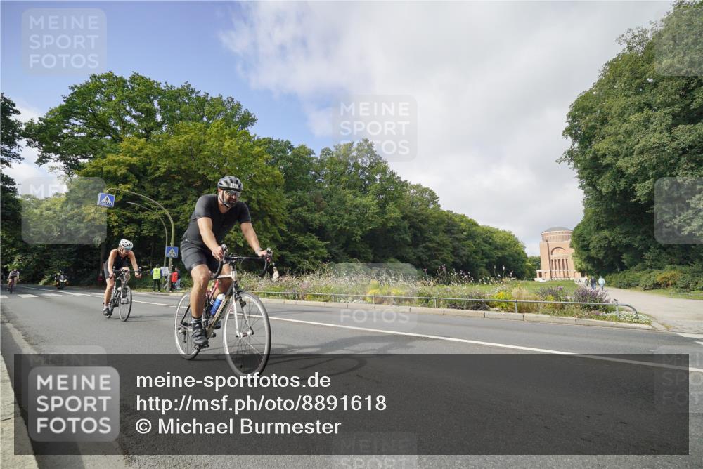14.09.2025 - Stadtparktriathlon Michael Burmester http://msf.ph/oto/8891618 14.09.2025 10:40:53 Radfahren 641, 655, 662, 665, 682, 695, 701, 729, 762, 787, 821 meine-sportfotos.de