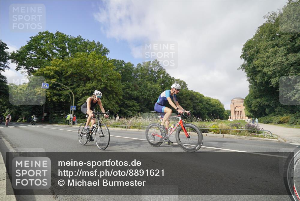 14.09.2025 - Stadtparktriathlon Michael Burmester http://msf.ph/oto/8891621 14.09.2025 10:40:54 Radfahren 641, 655, 662, 665, 695, 701, 729, 762, 787, 821 meine-sportfotos.de