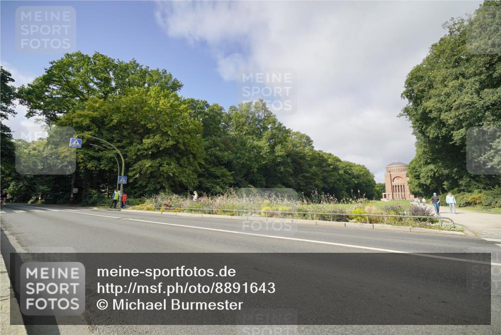 14.09.2025 - Stadtparktriathlon Michael Burmester http://msf.ph/oto/8891643 14.09.2025 10:41:13 Radfahren 746, 771, 778, 791 meine-sportfotos.de