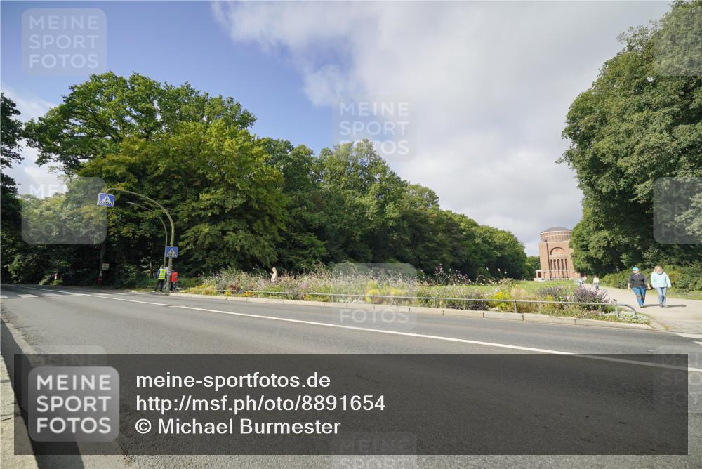 14.09.2025 - Stadtparktriathlon Michael Burmester http://msf.ph/oto/8891654 14.09.2025 10:41:18 Radfahren 728, 746, 791, 793 meine-sportfotos.de