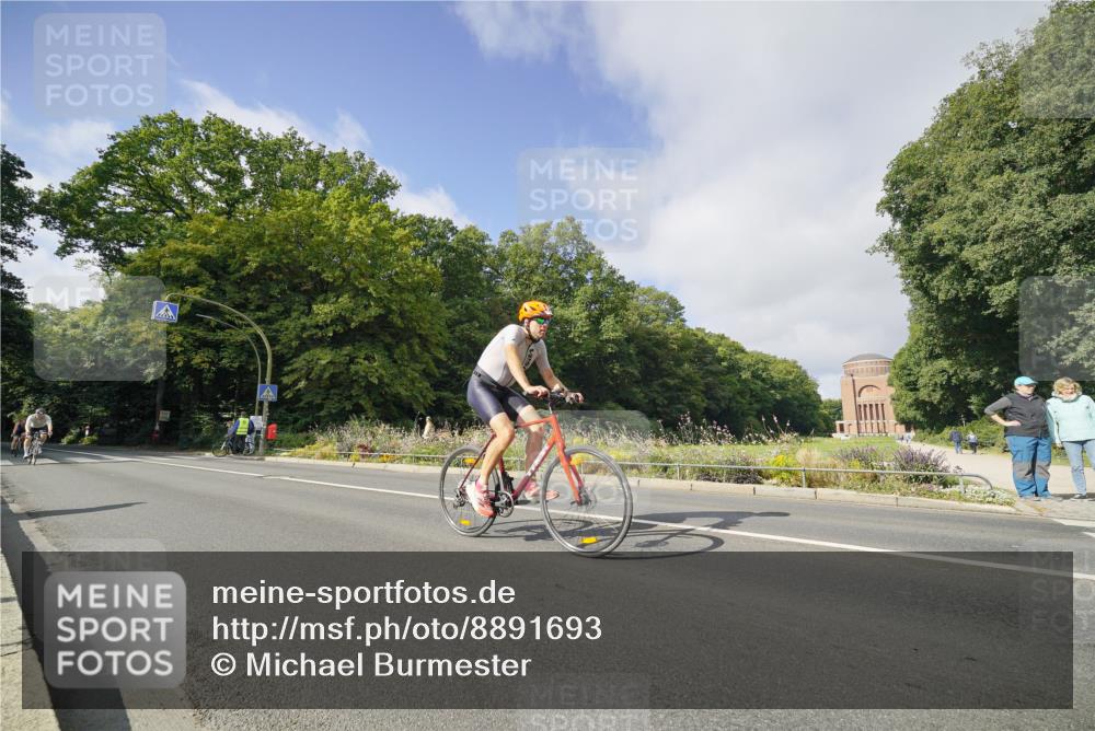 14.09.2025 - Stadtparktriathlon Michael Burmester http://msf.ph/oto/8891693 14.09.2025 10:41:53 Radfahren 602, 638, 683, 739, 760, 774, 820 meine-sportfotos.de