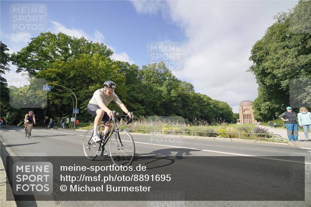 14.09.2025 - Stadtparktriathlon Michael Burmester http://msf.ph/oto/8891695 14.09.2025 10:41:55 Radfahren 602, 638, 683, 739, 760, 774, 820 meine-sportfotos.de