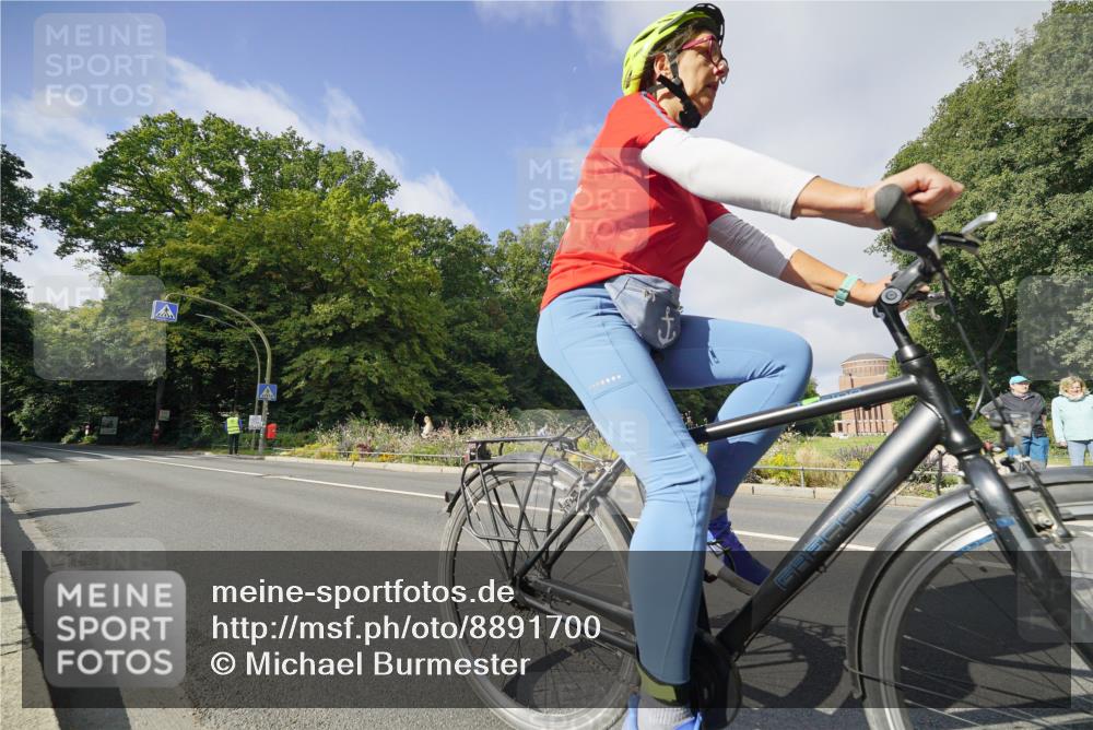 14.09.2025 - Stadtparktriathlon Michael Burmester http://msf.ph/oto/8891700 14.09.2025 10:42:01 Radfahren 602, 638, 678, 739, 820 meine-sportfotos.de