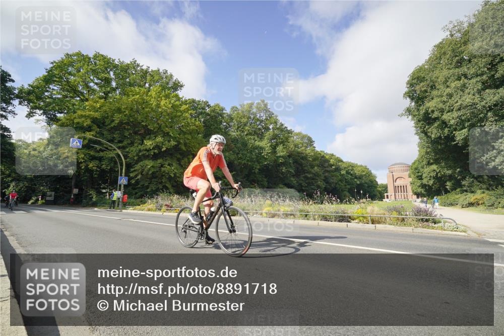 14.09.2025 - Stadtparktriathlon Michael Burmester http://msf.ph/oto/8891718 14.09.2025 10:42:56 Radfahren 601, 646, 659, 710, 767, 772 meine-sportfotos.de