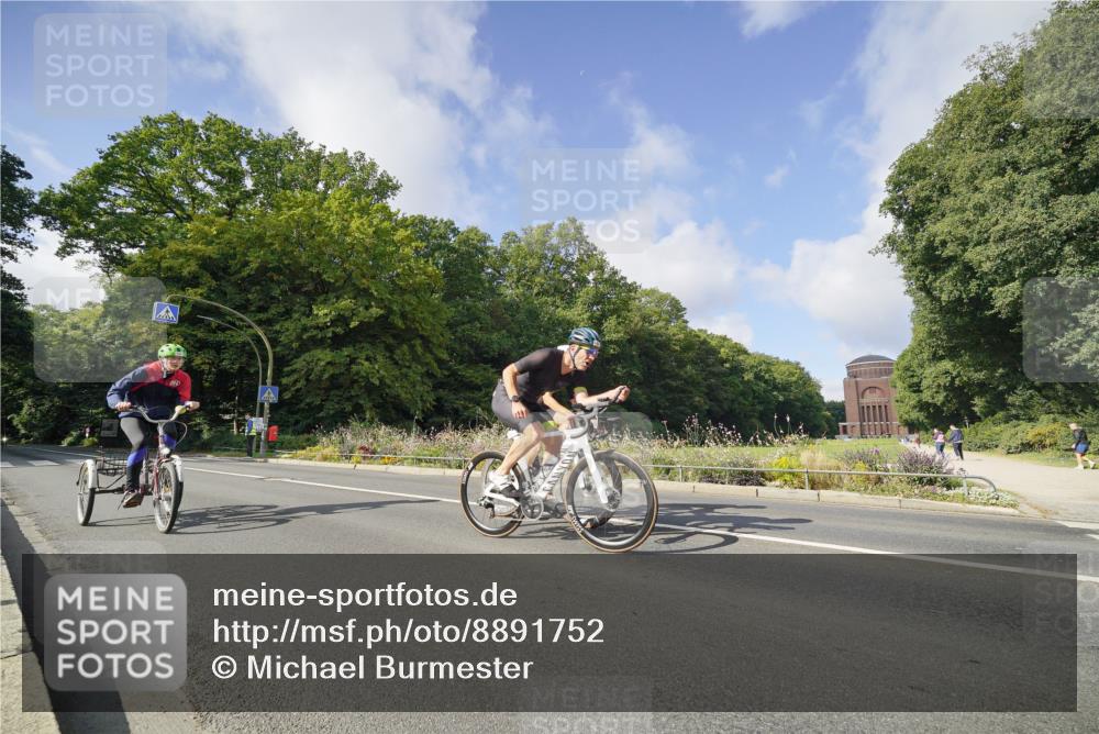 14.09.2025 - Stadtparktriathlon Michael Burmester http://msf.ph/oto/8891752 14.09.2025 10:44:21 Radfahren 582, 633, 661, 720, 752, 763, 775, 782 meine-sportfotos.de