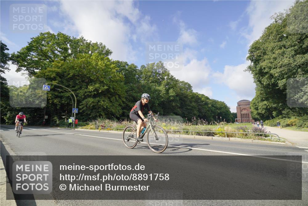 14.09.2025 - Stadtparktriathlon Michael Burmester http://msf.ph/oto/8891758 14.09.2025 10:44:29 Radfahren 633, 677, 720, 727, 752 meine-sportfotos.de