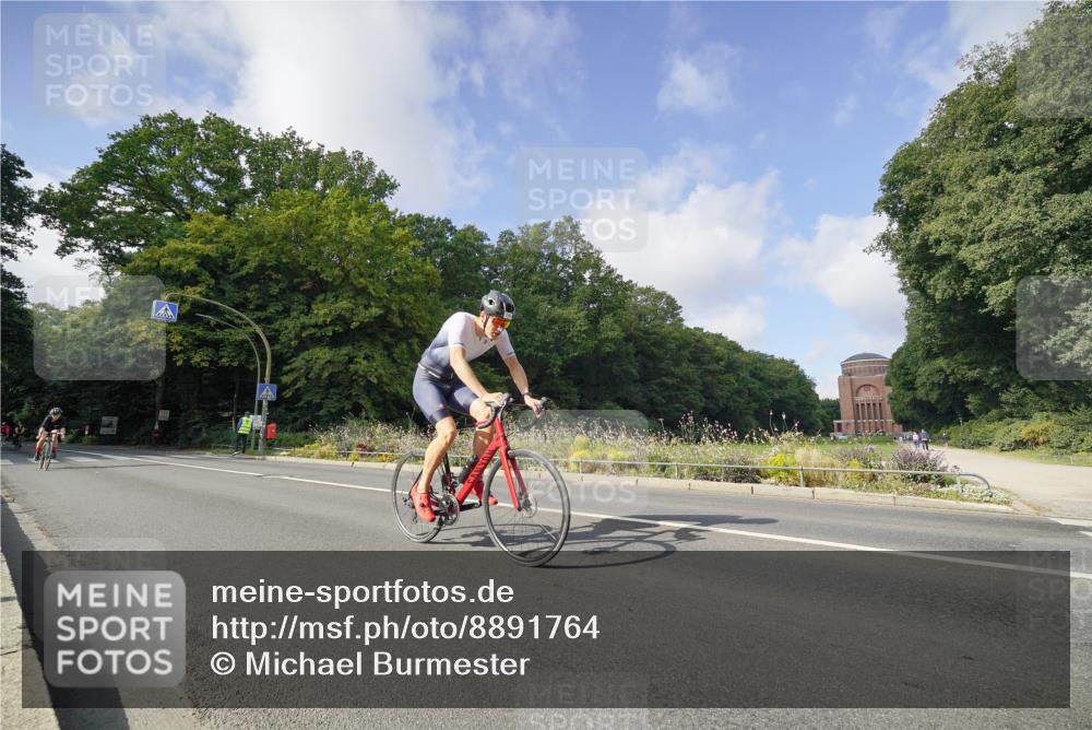 14.09.2025 - Stadtparktriathlon Michael Burmester http://msf.ph/oto/8891764 14.09.2025 10:44:46 Radfahren 631, 694, 743, 785, 813 meine-sportfotos.de
