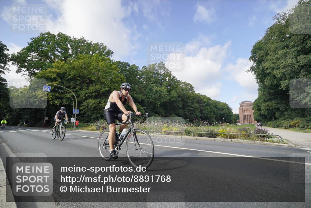 14.09.2025 - Stadtparktriathlon Michael Burmester http://msf.ph/oto/8891768 14.09.2025 10:44:56 Radfahren 627, 631, 750, 785, 804 meine-sportfotos.de