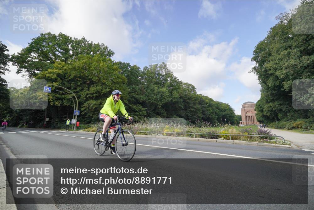 14.09.2025 - Stadtparktriathlon Michael Burmester http://msf.ph/oto/8891771 14.09.2025 10:45:01 Radfahren 627, 629, 671, 691, 750, 804 meine-sportfotos.de