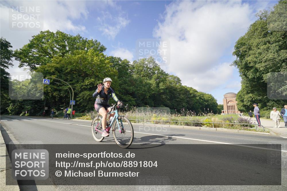 14.09.2025 - Stadtparktriathlon Michael Burmester http://msf.ph/oto/8891804 14.09.2025 10:46:22 Radfahren 632, 766 meine-sportfotos.de
