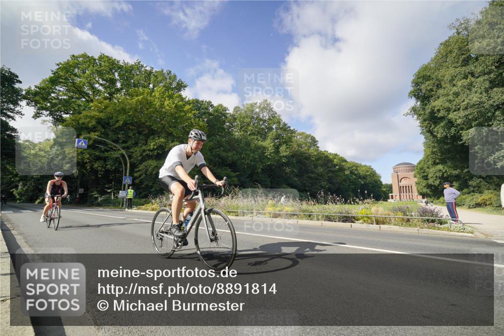14.09.2025 - Stadtparktriathlon Michael Burmester http://msf.ph/oto/8891814 14.09.2025 10:46:45 Radfahren 624, 636, 687, 700, 704, 705, 706, 721, 779, 815 meine-sportfotos.de