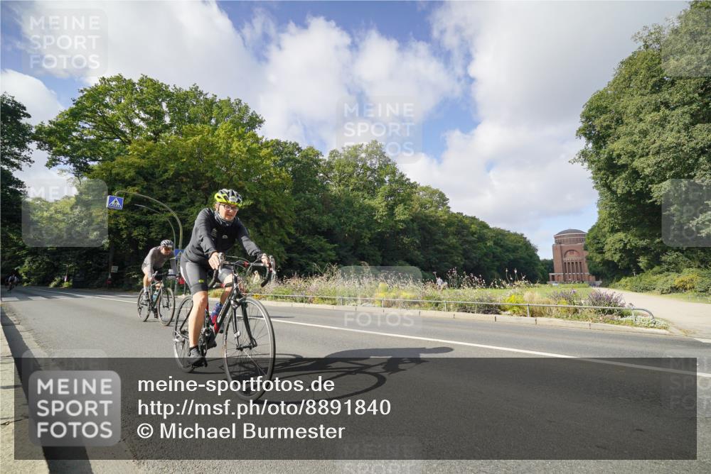 14.09.2025 - Stadtparktriathlon Michael Burmester http://msf.ph/oto/8891840 14.09.2025 10:47:55 Radfahren 641, 695, 697, 729, 762, 787, 793, 818 meine-sportfotos.de