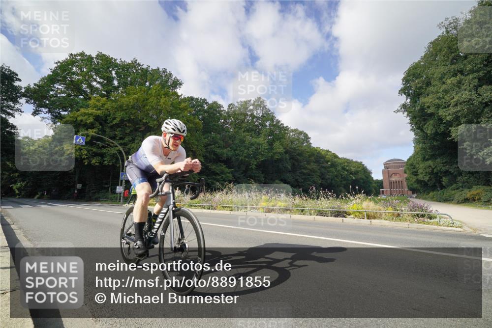 14.09.2025 - Stadtparktriathlon Michael Burmester http://msf.ph/oto/8891855 14.09.2025 10:48:10 Radfahren 647, 662, 665, 728, 740, 749, 765, 777, 792, 796 meine-sportfotos.de