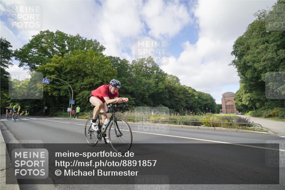 14.09.2025 - Stadtparktriathlon Michael Burmester http://msf.ph/oto/8891857 14.09.2025 10:48:16 Radfahren 776, 792, 796, 803 meine-sportfotos.de
