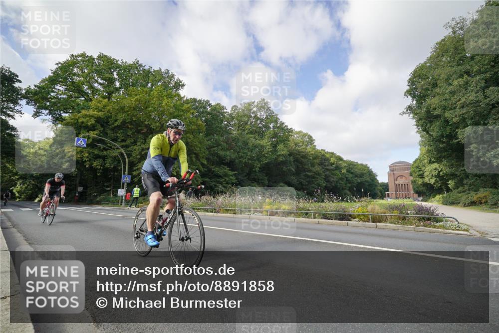 14.09.2025 - Stadtparktriathlon Michael Burmester http://msf.ph/oto/8891858 14.09.2025 10:48:18 Radfahren 776, 792, 796, 803 meine-sportfotos.de