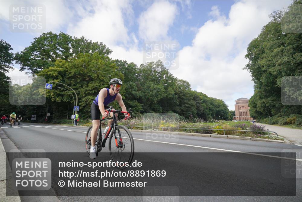 14.09.2025 - Stadtparktriathlon Michael Burmester http://msf.ph/oto/8891869 14.09.2025 10:48:57 Radfahren 558, 626, 746, 760, 771, 778, 802 meine-sportfotos.de