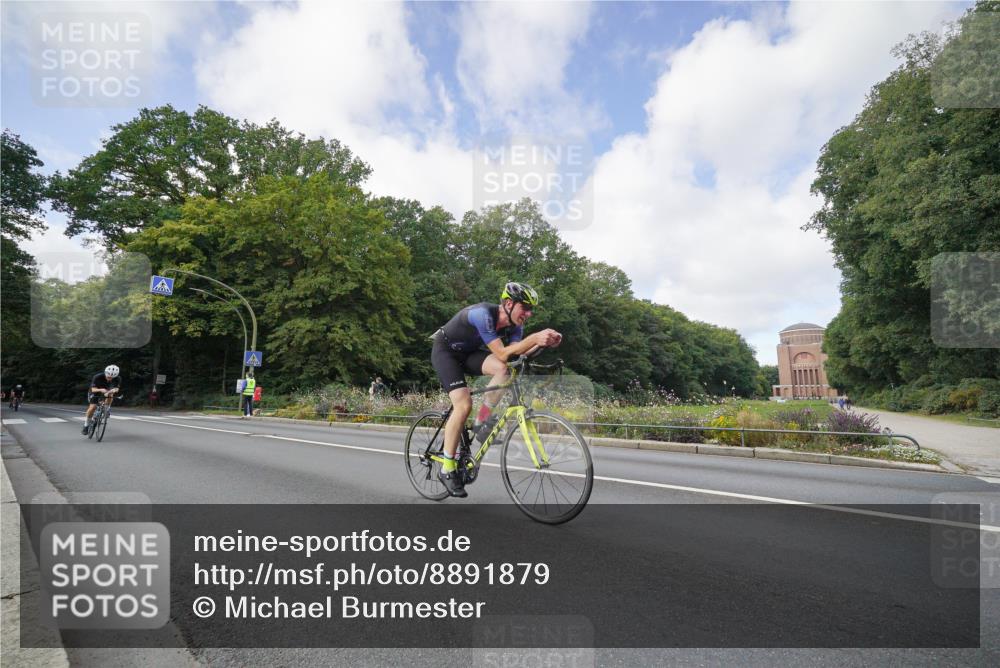 14.09.2025 - Stadtparktriathlon Michael Burmester http://msf.ph/oto/8891879 14.09.2025 10:49:08 Radfahren 558, 674, 755, 760, 770, 774, 816 meine-sportfotos.de