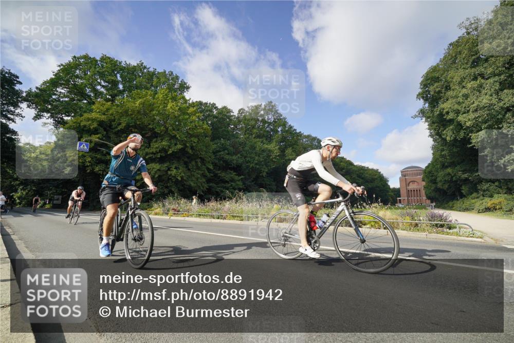 14.09.2025 - Stadtparktriathlon Michael Burmester http://msf.ph/oto/8891942 14.09.2025 10:52:12 Radfahren 661, 720, 759, 772, 785, 797, 799, 805, 806, 813 meine-sportfotos.de
