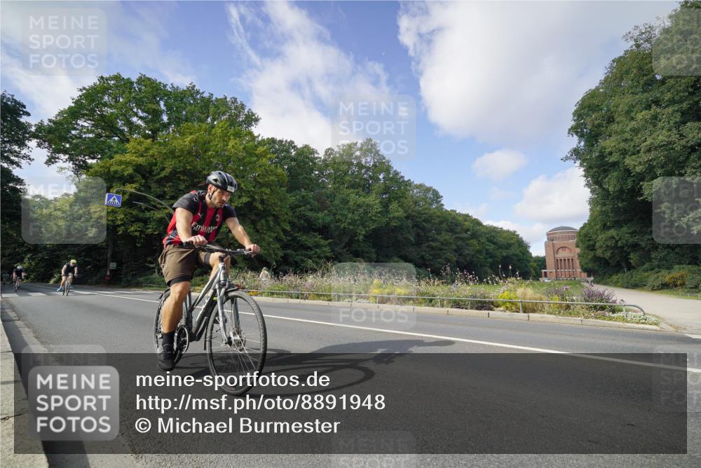 14.09.2025 - Stadtparktriathlon Michael Burmester http://msf.ph/oto/8891948 14.09.2025 10:52:17 Radfahren 661, 720, 748, 759, 772, 785, 797, 799, 800, 805, 806 meine-sportfotos.de
