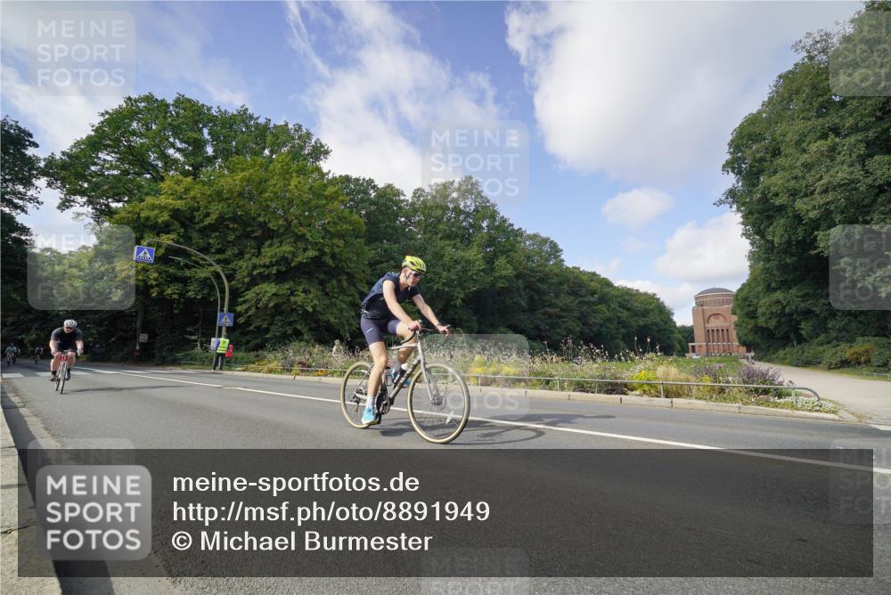 14.09.2025 - Stadtparktriathlon Michael Burmester http://msf.ph/oto/8891949 14.09.2025 10:52:19 Radfahren 655, 748, 759, 785, 797, 800, 805, 806 meine-sportfotos.de