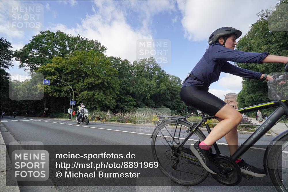 14.09.2025 - Stadtparktriathlon Michael Burmester http://msf.ph/oto/8891969 14.09.2025 10:52:56 Radfahren 646, 657, 708, 730 meine-sportfotos.de