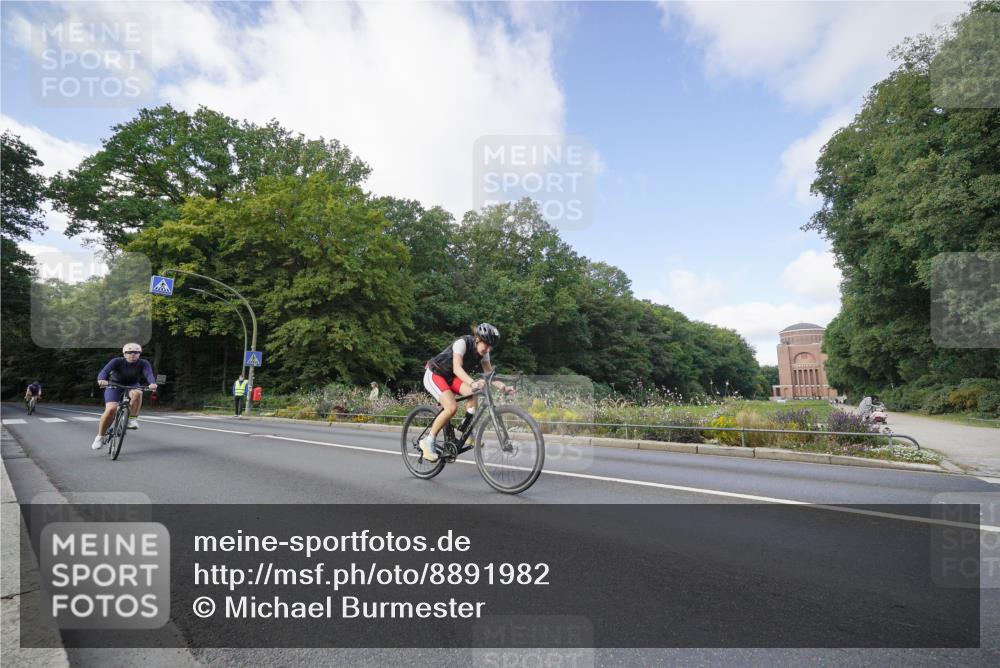 14.09.2025 - Stadtparktriathlon Michael Burmester http://msf.ph/oto/8891982 14.09.2025 10:53:27 Radfahren 628, 639, 648 meine-sportfotos.de