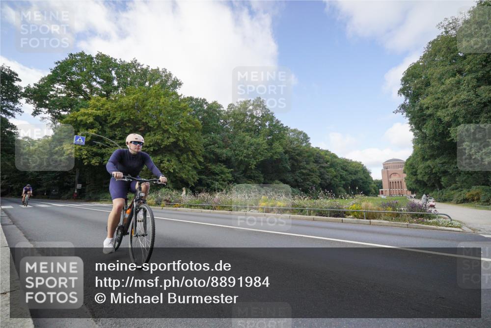 14.09.2025 - Stadtparktriathlon Michael Burmester http://msf.ph/oto/8891984 14.09.2025 10:53:28 Radfahren 628, 639, 648 meine-sportfotos.de