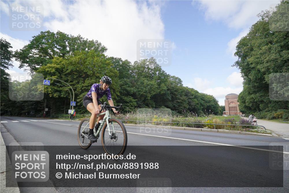14.09.2025 - Stadtparktriathlon Michael Burmester http://msf.ph/oto/8891988 14.09.2025 10:53:31 Radfahren 628, 639, 648 meine-sportfotos.de