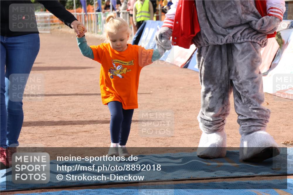 14.09.2025 - Airport Race Strokosch-Dieckow http://msf.ph/oto/8892018 14.09.2025 11:24:20 Ziel  meine-sportfotos.de